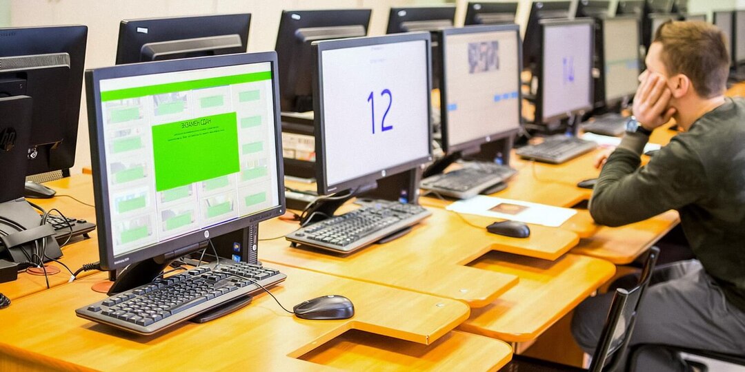 Сдача экзамена в ГИБДД.