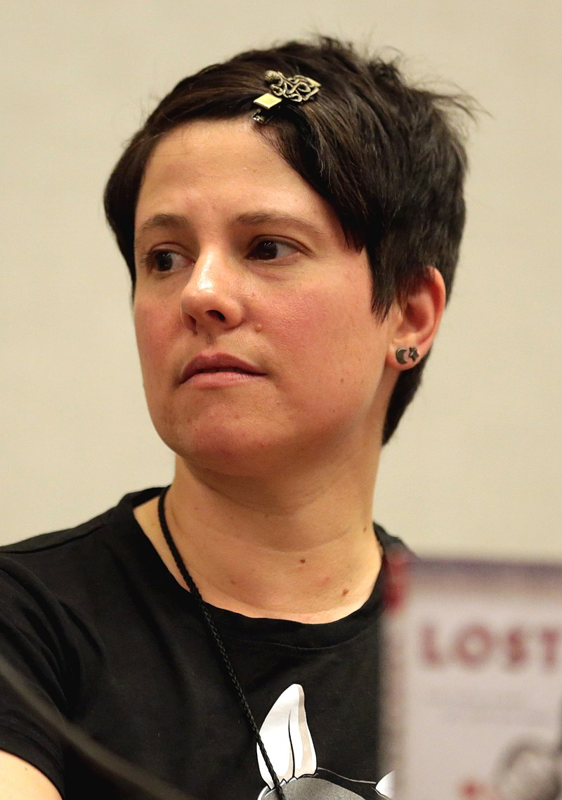 Википедия https://en.wikipedia.org/wiki/Christina_Henry