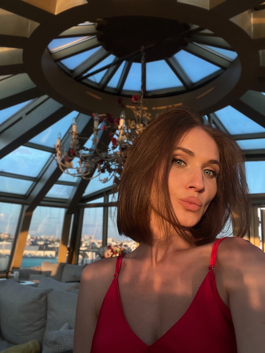 Раньше мне очень не нравилась моя внешность. Когда мальчики начали оказывать мне внимание, я думала, что это обман и меня просто хотят опозорить