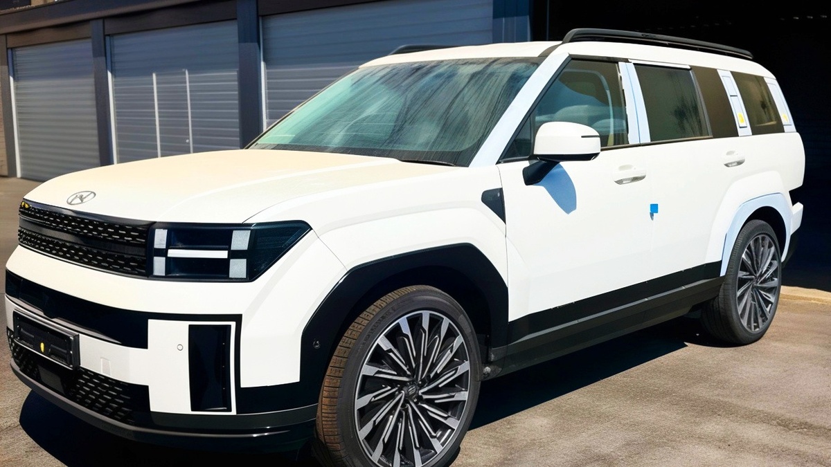 Hyndai Santa FE5 поколения стоимость которой составляет 7 миллионов