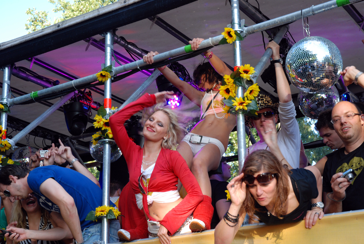 Loveparade Berlin. Источник de.wikipedia.org