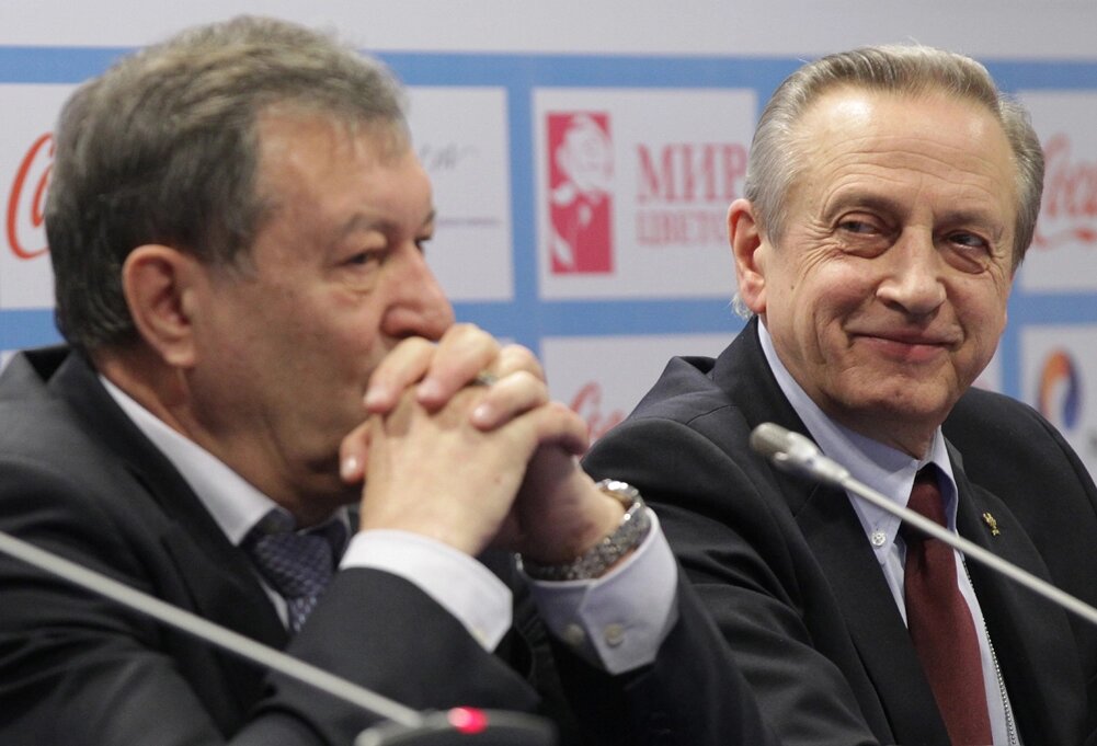    Генеральный директор Федерации фигурного катания России Валентин Писеев (слева) и президент Федерации фигурного катания России Александр Горшков. 2012 г. Фото:  РИА Новости/ Максим Богодвид