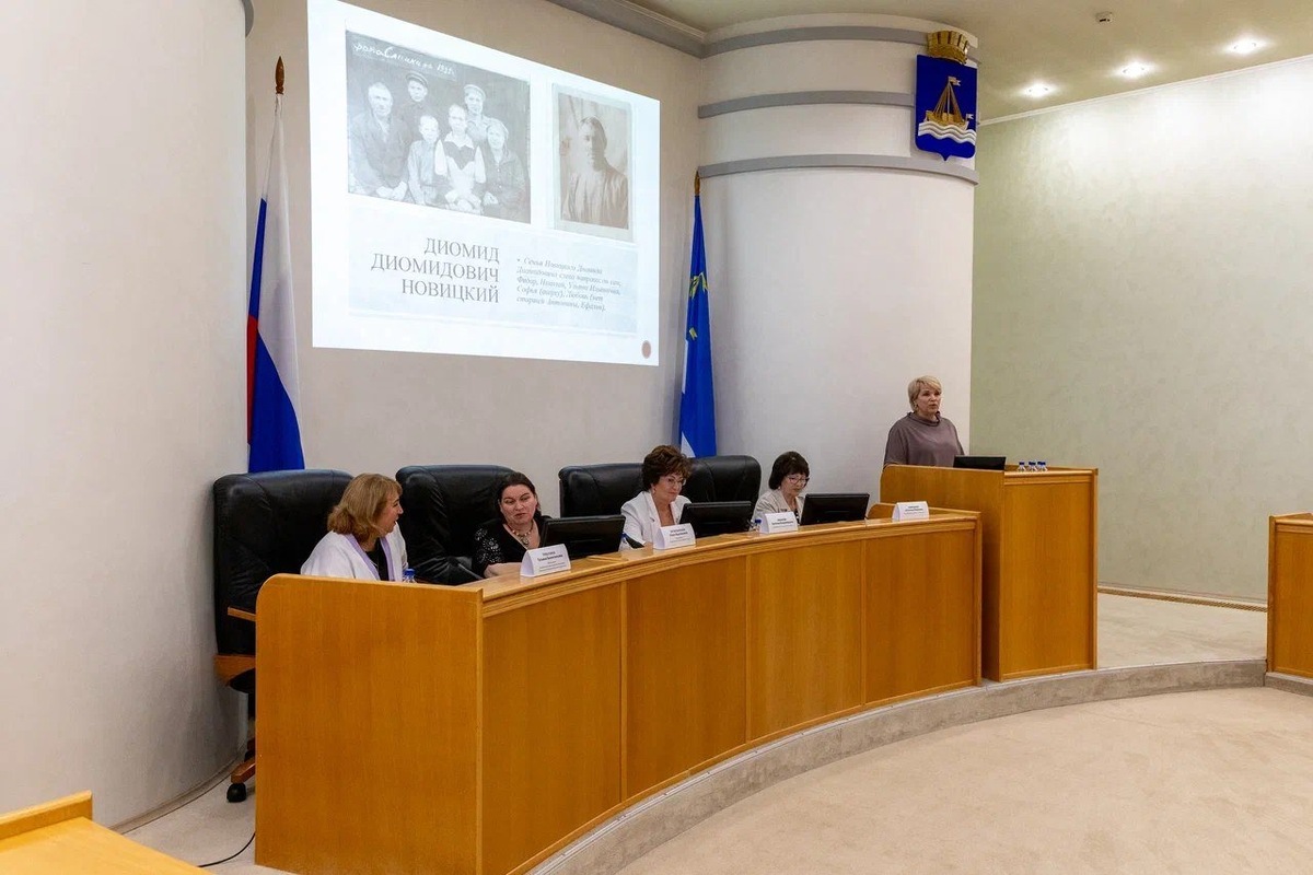 Светлана Иванова отметила важность династии Новицких для региона.  Фото: предоставлено пресс-службой Тюменской городской думы