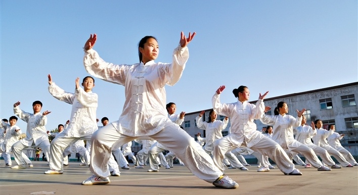Синхронное выполнение формы ушу Тайцзицюань в Китае