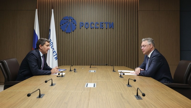    Губернатор Ставрополья и гендиректор ПАО «Россети» обсудили развитие региона в 2024 году Фото: управление пресс-службы и информполитики губернатора и правительства Ставропольского края