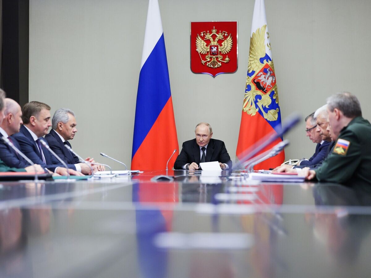    Президент РФ Владимир Путин проводит совещание по ситуации в приграничных областях РФ© РИА Новости / POOL