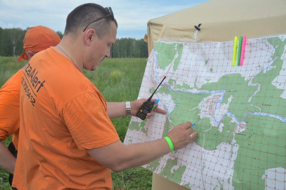 Волонтёры организовали штаб прямо в Больших Прудах. 