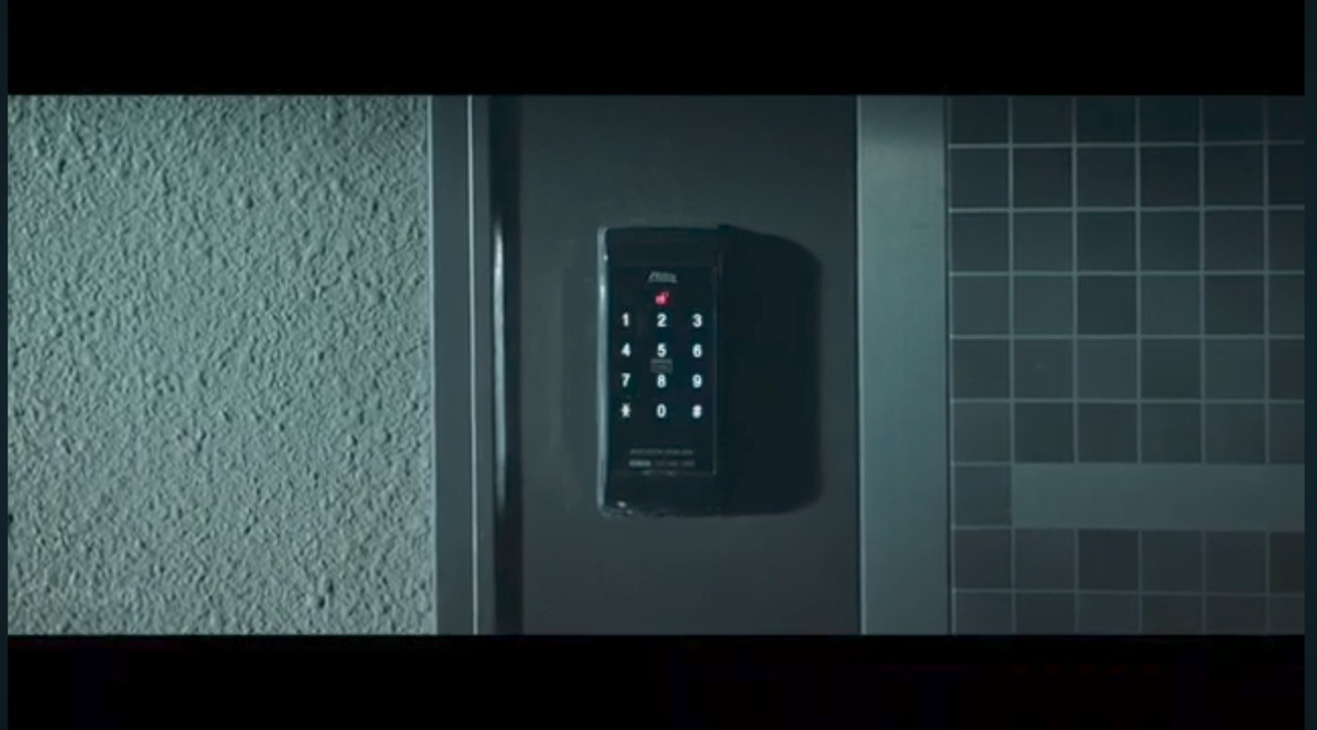 Кадр из фильма "Дверной замок" (2018)
