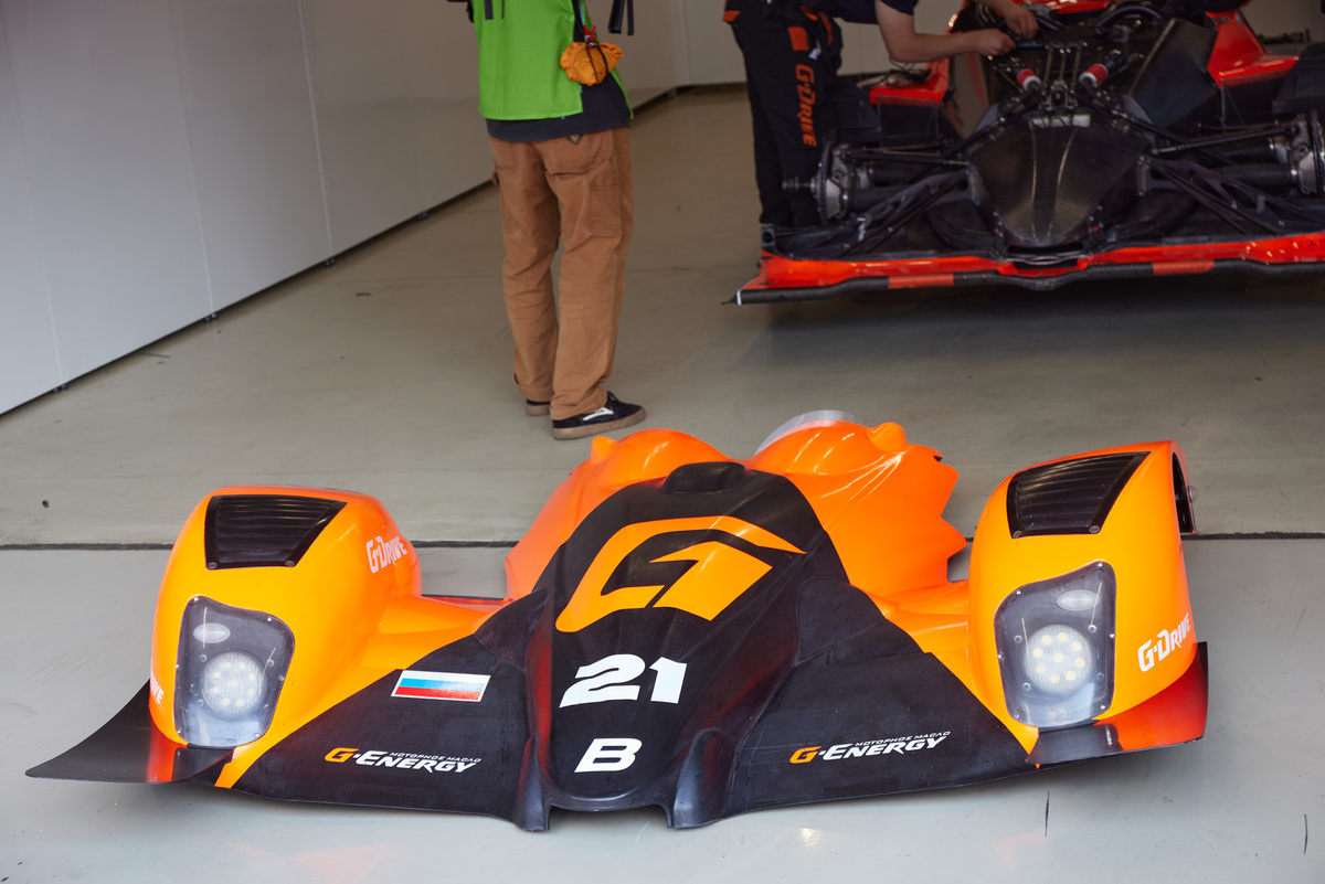 LIGIER JS53EVO2 №21 в боксах