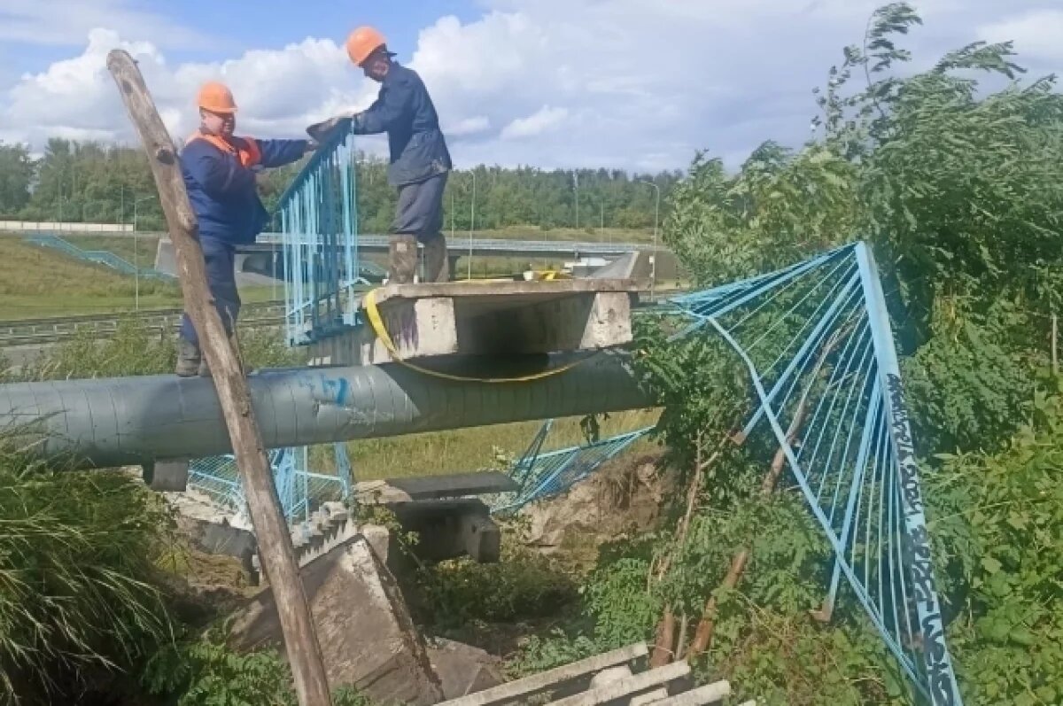    Рухнувшую у Президентского моста лестницу убрали