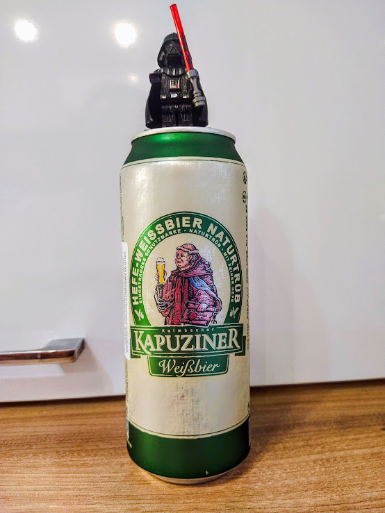 банка немного потусила у меня в холодосе, потому потёртая)))