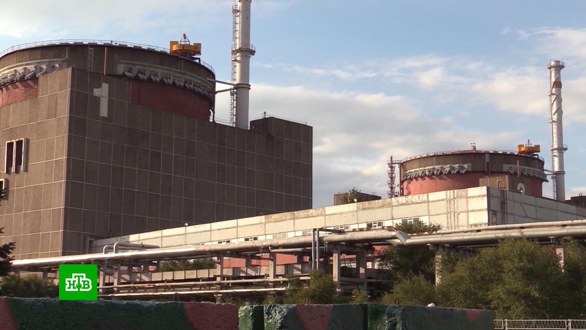    После атаки ВСУ на Запорожскую АЭС выгорела градирня