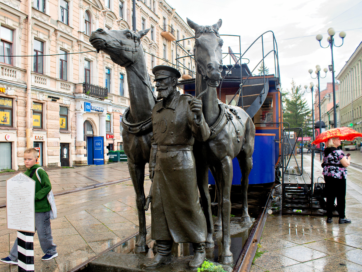 памятник конке