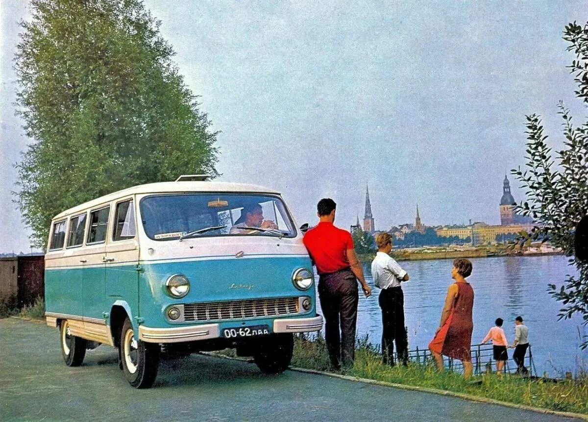 Советский автопром является неотъемлемой частью быта советских граждан.