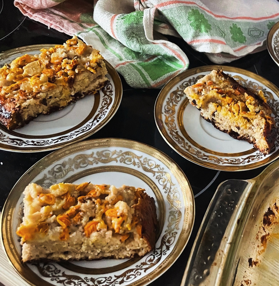 Готовый клафути, вариант сервировки.