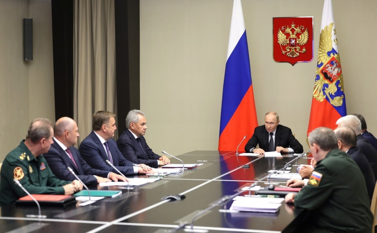 ПУТИН ГАРАНТИРУЕТ ДАТЬ ДОСТОЙНЫЙ ОТВЕТ ВРАГУ И "ДАТЬ ОЦЕНКУ" ВИНОВНИКАМ ПРОРЫВА ВСУ. ФОТО: KREMLIN POOL/VIA GLOBAL LOOK PRESS