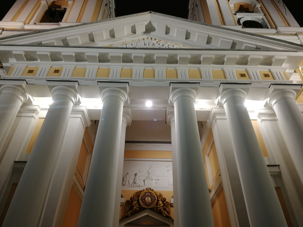 Главный собор Александро-Невской лавры... Санкт-Петербург....
