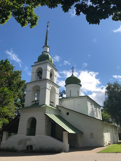 Церковь Анастасии Узорешительницы (с крыльцом). Фото автора