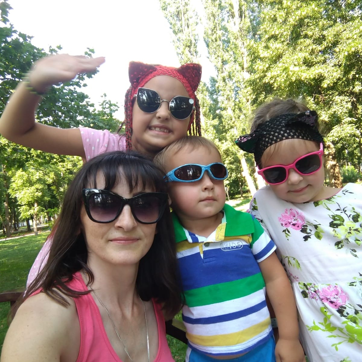 У дочек ободки котики. Фото 2021 года или 2022