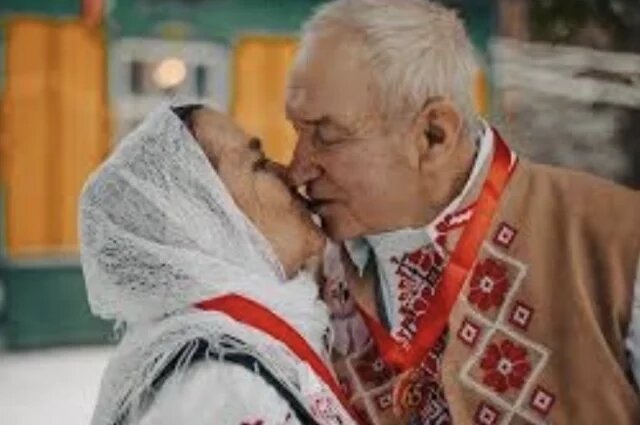    Какая свадьба на 65 лет совместной жизни?