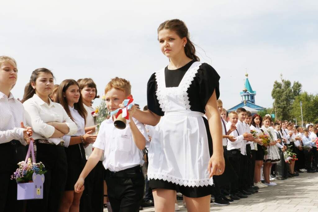 Одним из самых важных нововведений станет запрет на использование мобильных телефонов и умных часов во время уроков.