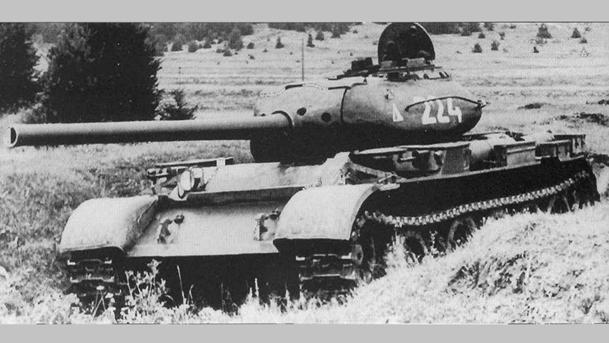На фото: средний танк Т-54. Испытания танка в 1947 году СССР. Источник: https://wiki.warthunder.ru/images/3/3d/Т-54_%281947%29_Испытания.png