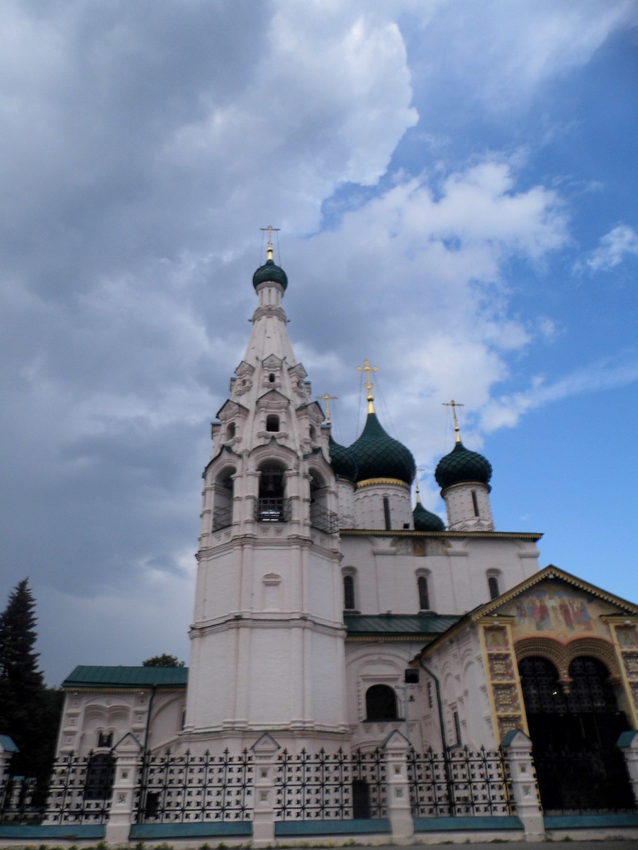 Церковь в Ярославле, фото 2014 года.