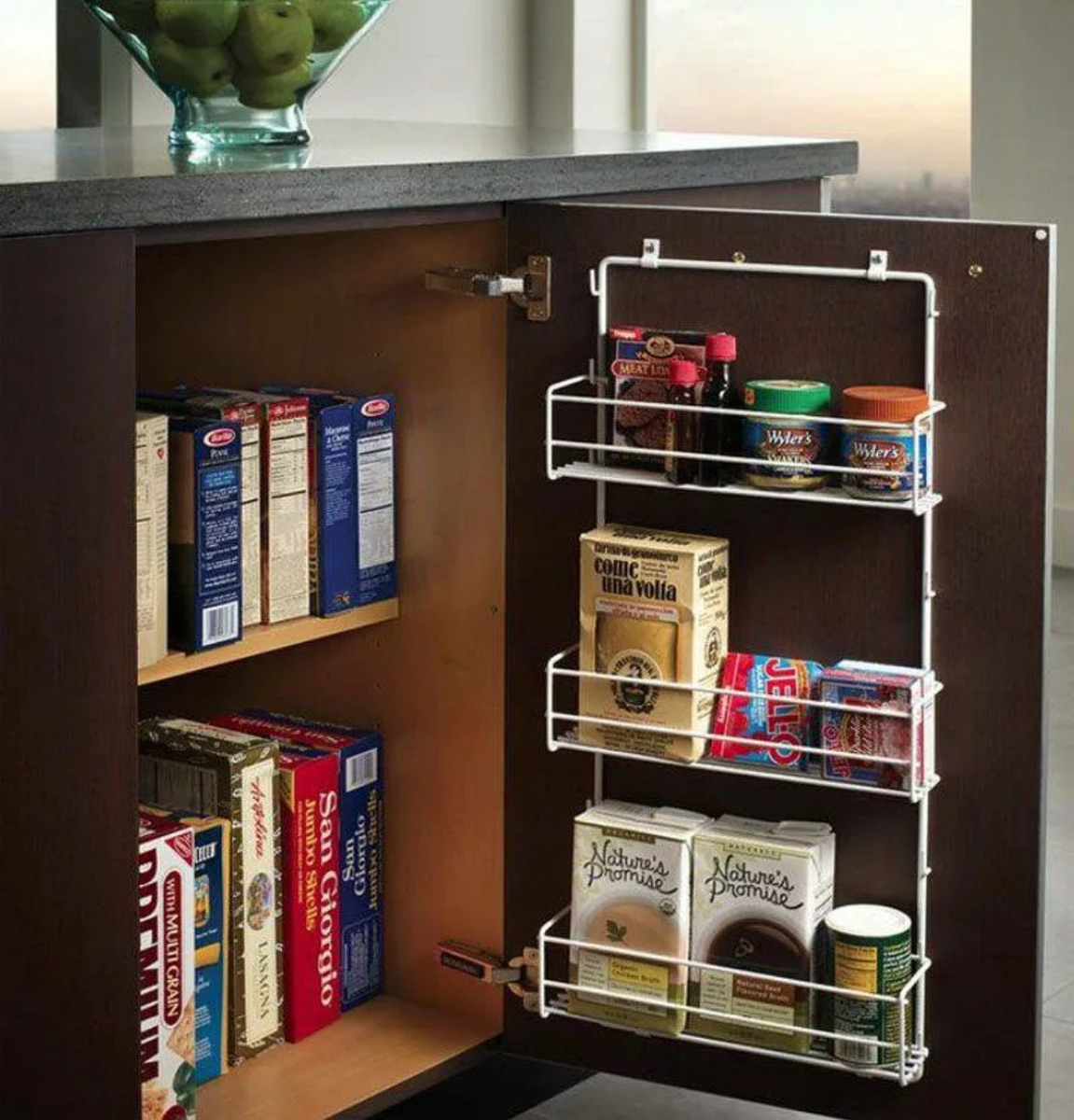 Хранение на дверце шкафа