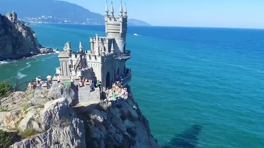 Квартира ласточкино гнездо. Жилой комплекс ласточкино гнездо. Квартира ласточкино гнездо. Жк ласточкино гаспра. Ласточкино гнездо в крыму внутри замка.