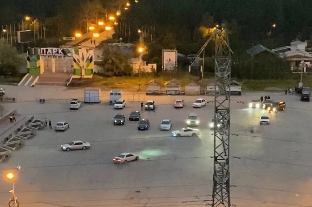    Полиция накрыла стритрейсеров под наркотиками в порту Петербурга