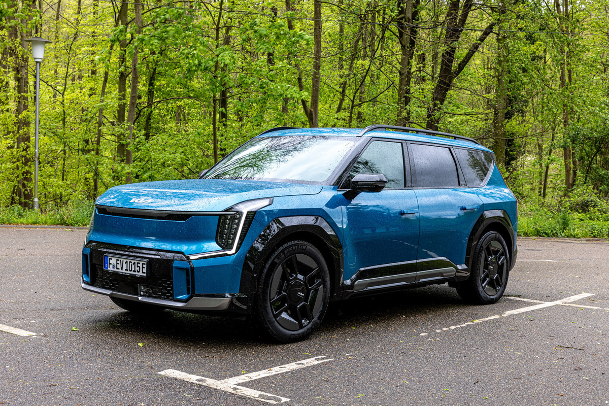 Флагман Kia EV9 на тесте наших коллег в Германии!