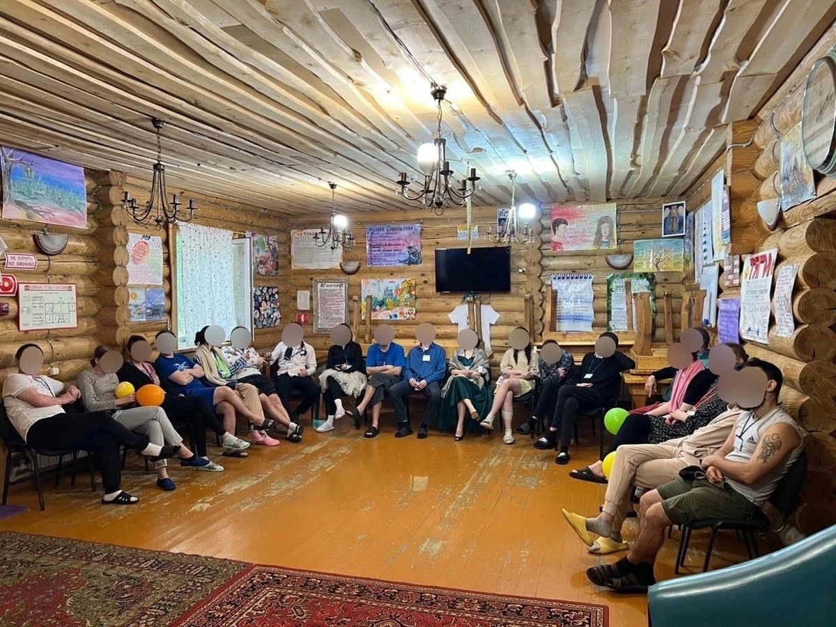 В реабилитационном центре «Верный шаг» в Нижнем Новгороде провели с клиентами тренинг в формате театротерапии.