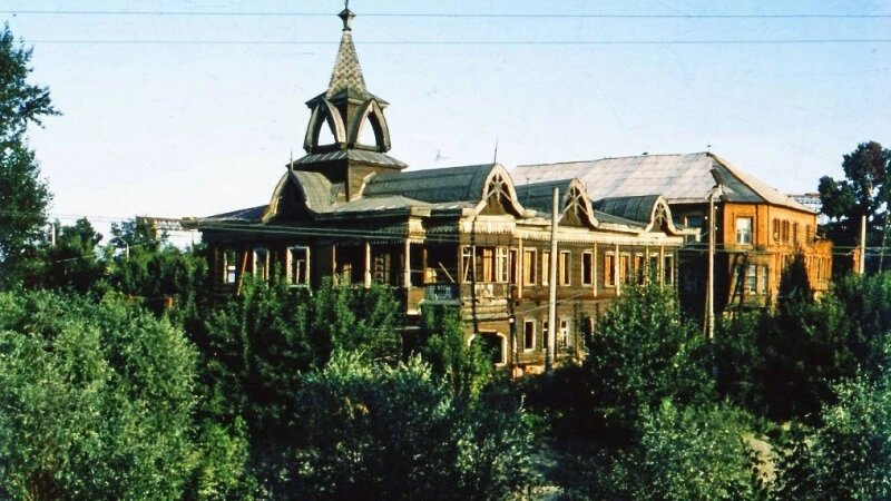     Гостиница «Империал» во время реставрации, 1990-е годы. Архив Леонида Хомутова, vk.com/id204732469