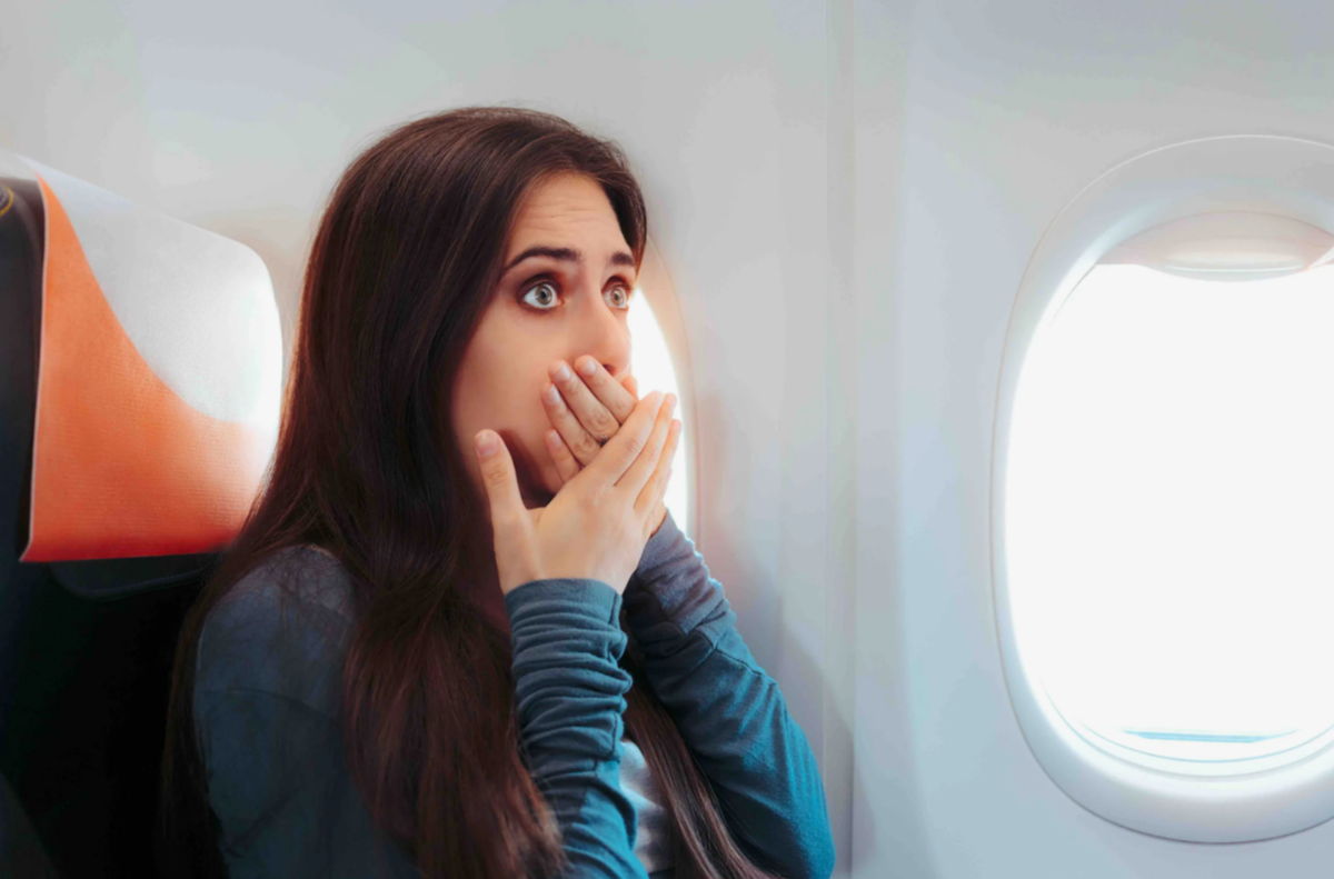 Фото с сайта https://blog.musement.com/wp-content/uploads/2018/07/Airplane-travel-tips-motion-sickness.jpg