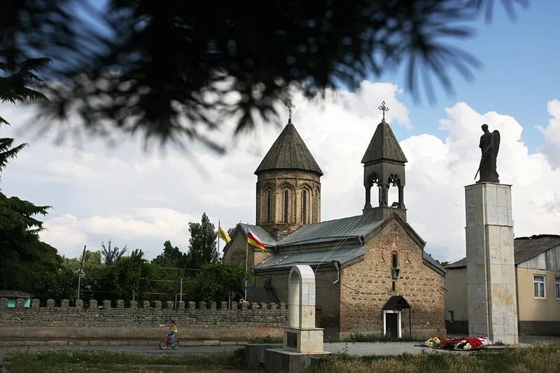 Церковь Пресвятой Богородицы - бывшая армянская церковь, а ныне кафедральный собор Аланской епархии Истинно-православной церкви Греции.