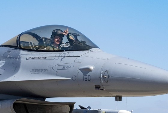    F-16