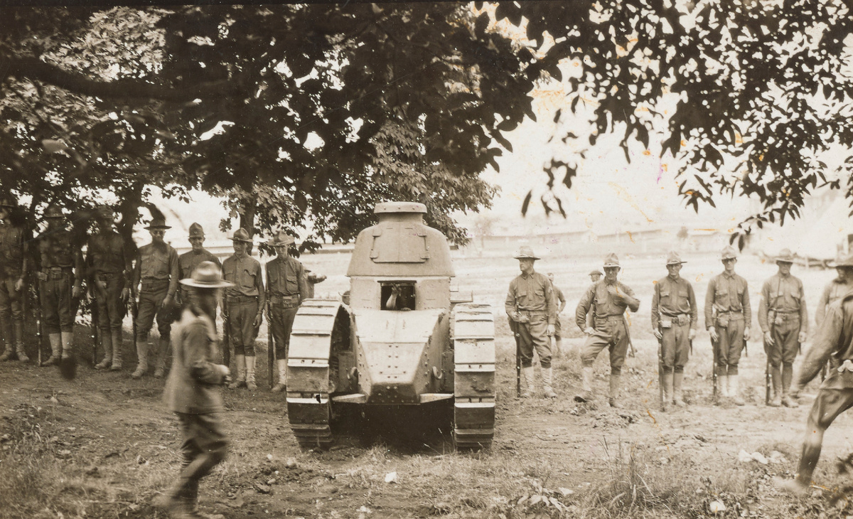 Американская пехота на учениях с французским танком