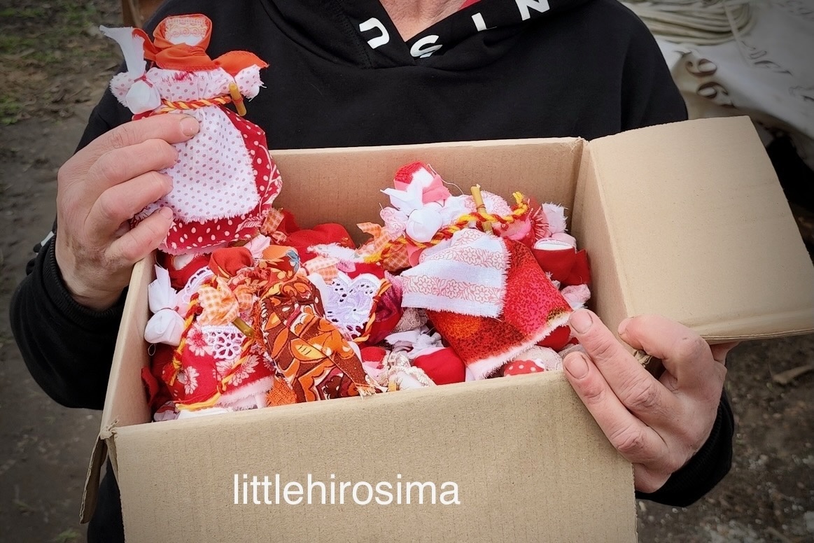 Ее куколки, которые передали в поселок Золотое