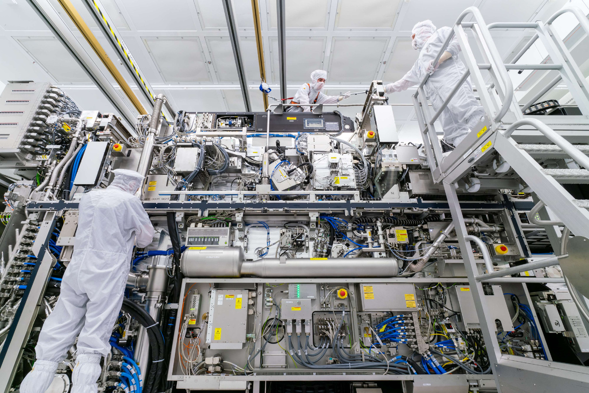 Сборка EUV фотолитографа на производстве ASML в голландском Вельдховене. Изображение: ©ASML