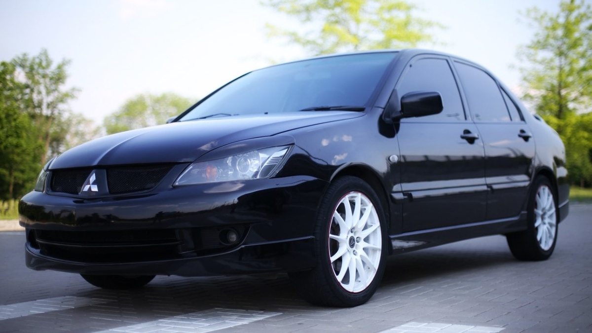 Mitsubishi Lancer.