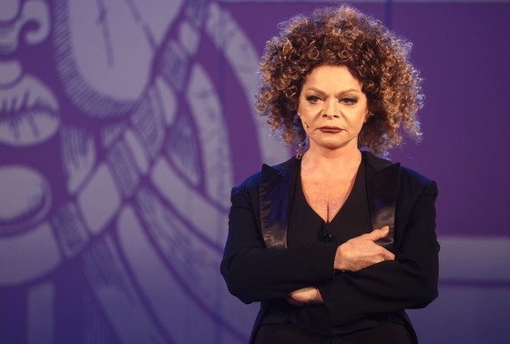    Лариса Долина