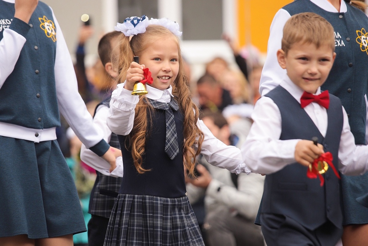 С каждым годом собрать ребенка в школу становится все дороже и дороже. 