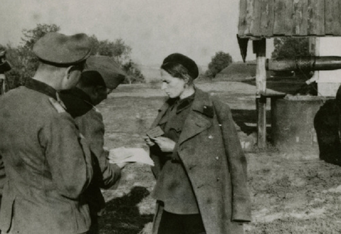 Что сделала советская женщина-майор с пленным немецким солдатом