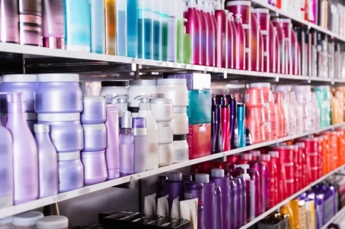    Владелец бренда косметики Avon подал на банкротство в США
