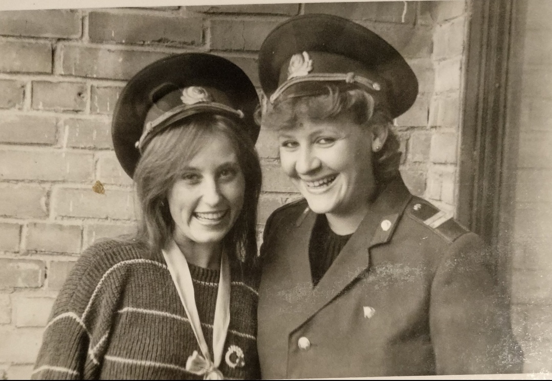 19.09.1988г. ТОТ РЕДКИЙ МОМЕНТ, КОГДА НАМ ОДИНАКОВО ПОЛНЫХ ЛЕТ. ПРАЗДНУЕМ 18-ЛЕТИЕ РИНЫ