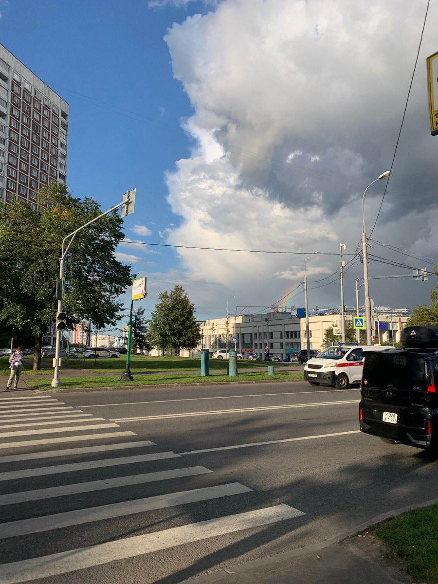 Что это у нас за тучками? 