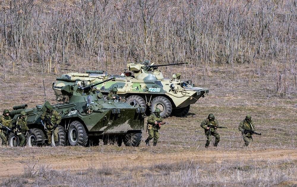 БТР-82А - боевая машина современных мотострелков. Фото с "Яндекс.Картинки".