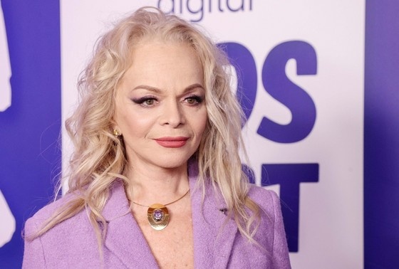    Лариса Долина