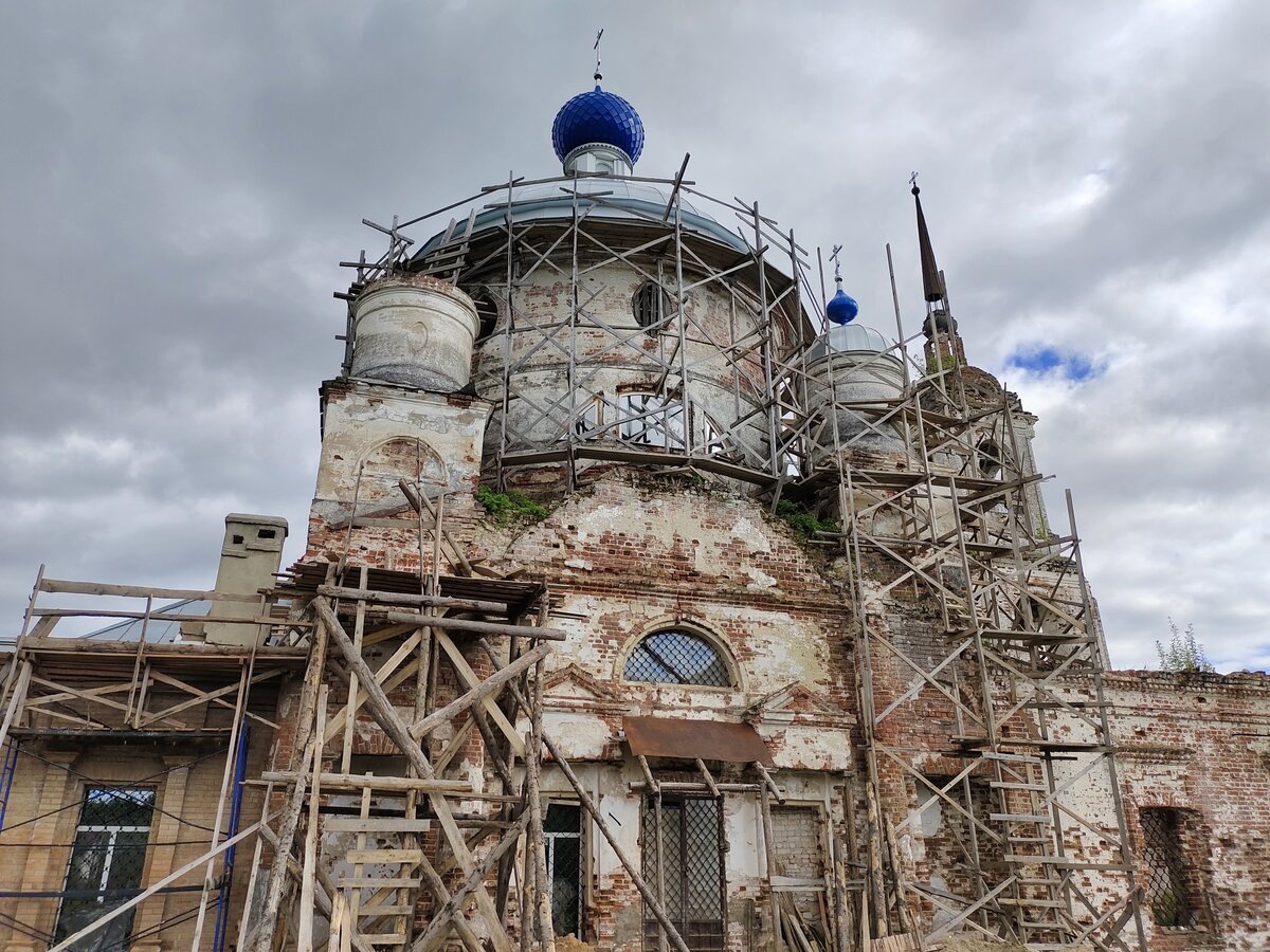 Храм Успения Пресвятой Богородицы в Пархачево 