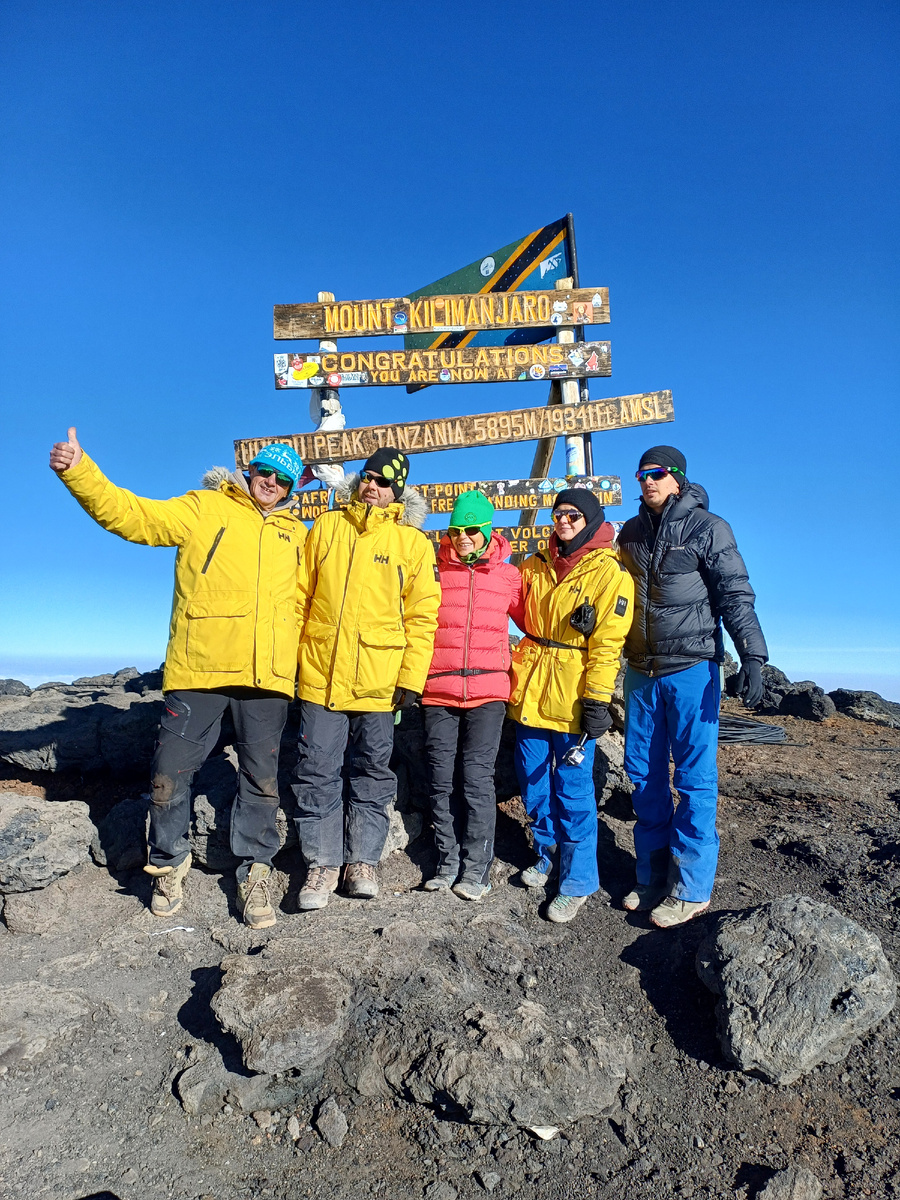 Наша команда на вершине.